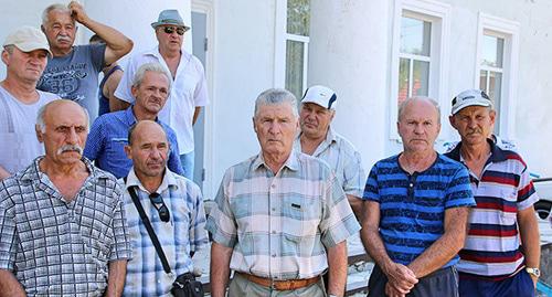 Шахтеры Гуково во время пикета. Сентябрь 2018 г. Фото Вячеслава Прудникова для "Кавказского узла" Шахтеры Гуково во время пикета. Сентябрь 2018 г. Фото Вячеслава Прудникова для "Кавказского узла"