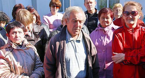 Митинг бывших сотрудников "Кингкоул". 12 октября 2018 г. Фото Вячеслава Прудникова для "Кавказского узла" Митинг бывших сотрудников "Кингкоул". 12 октября 2018 г. Фото Вячеслава Прудникова для "Кавказского узла"