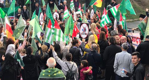 Митинг уроженцев Северного Кавказа в Турции. Фото: Али Висхаджиев для "Кавказского узла" Митинг уроженцев Северного Кавказа в Турции. Фото: Али Висхаджиев для "Кавказского узла"