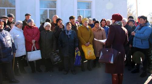 Участники пикета в Гуково. 2 ноября 2018 года. Фото Вячеслава Прудникова для "Кавказского узла" Участники пикета в Гуково. 2 ноября 2018 года. Фото Вячеслава Прудникова для "Кавказского узла"