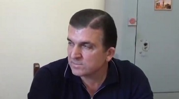 Вачаган Казарян. Фото: скриншот видеозаписи задержания Казаряна, опубликованной 25 июня на YouTube-канале Haylend Org https://www.youtube.com/watch?v=TORetgpvp7U. Вачаган Казарян. Фото: скриншот видеозаписи задержания Казаряна, опубликованной 25 июня на YouTube-канале Haylend Org https://www.youtube.com/watch?v=TORetgpvp7U.