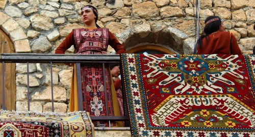 Выставка ковров в Нагорном Карабахе. Фото Алвард Григорян для "Кавказского узла". Выставка ковров в Нагорном Карабахе. Фото Алвард Григорян для "Кавказского узла".