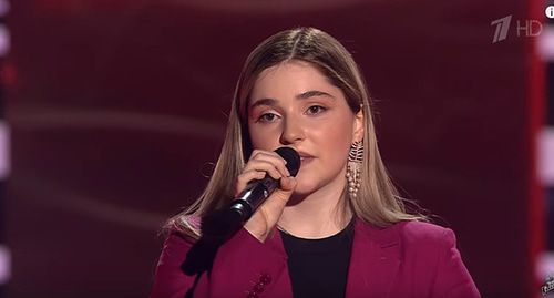 Рагда Ханиева. Стоп-кадр видео канала YouTube
Голос / The Voice Russia https://www.youtube.com/watch?v=B5BVyY6glCQ
Рагда Ханиева. Стоп-кадр видео канала YouTube
Голос / The Voice Russia https://www.youtube.com/watch?v=B5BVyY6glCQ