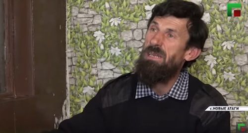 Многодетный отец Асланбек Юсупов. Стоп-кадр канала YouTube "ЧГТРК "Грозный" https://www.youtube.com/watch?v=qI0p6rcWOo0&feature=youtu.be
