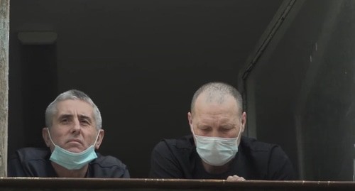 Вахтовики в обсерваторе в Шахтах. Скриншот видео "Кавказского узла". https://www.youtube.com/watch?v=16gH9yR6aeU&feature=emb_logo Вахтовики в обсерваторе в Шахтах. Скриншот видео "Кавказского узла". https://www.youtube.com/watch?v=16gH9yR6aeU&feature=emb_logo