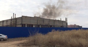 Выбросы с предприятия рядом со Светлым Яром. Фото Анастасии Сергеевой Выбросы с предприятия рядом со Светлым Яром. Фото Анастасии Сергеевой