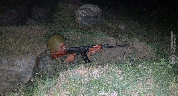 Солдаты армянской армии. Фото пресс-службы МО Армении http://mil.am/hy/news/8213 Солдаты армянской армии. Фото пресс-службы МО Армении http://mil.am/hy/news/8213