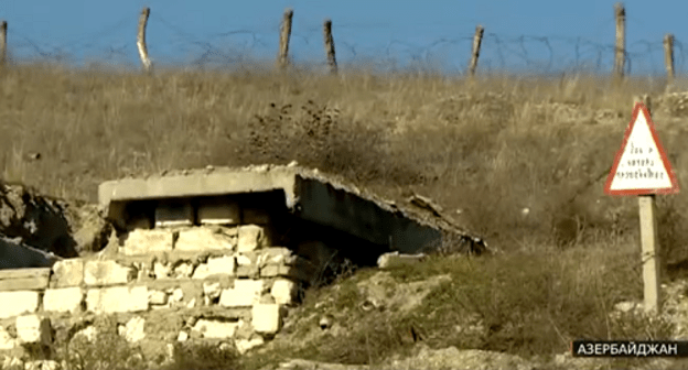 Вблизи линии фронта в зоне карабахского конфликта. Фото: кадр видеосюжета CBC TV Azerbaijan https://www.youtube.com/watch?v=AhYtzpj4Dmc Вблизи линии фронта в зоне карабахского конфликта. Фото: кадр видеосюжета CBC TV Azerbaijan https://www.youtube.com/watch?v=AhYtzpj4Dmc