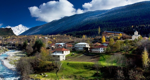 Местия, Аджария. Фото Levan Gokadze https://ru.wikipedia.org/wiki/Местиа Местия, Аджария. Фото Levan Gokadze https://ru.wikipedia.org/wiki/Местиа