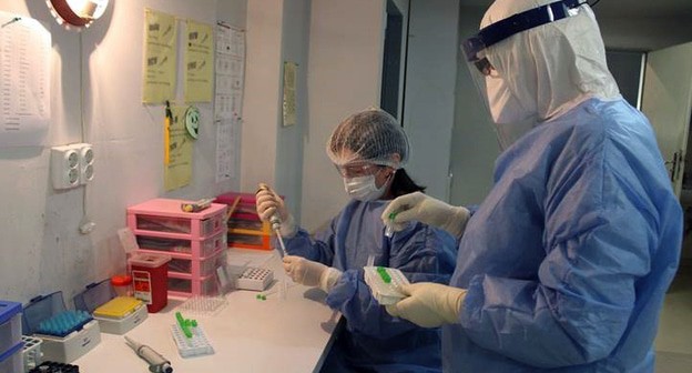 Тестирование на COVID-19 в Грузии. Фото Iaea Imagebank- https://commons.wikimedia.org/wiki/Category:COVID-19_pandemic_in_Georgia
Тестирование на COVID-19 в Грузии. Фото Iaea Imagebank- https://commons.wikimedia.org/wiki/Category:COVID-19_pandemic_in_Georgia