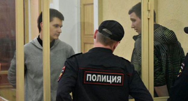 Ян Сидоров и Владислав Мордасов в зале Ростовского облсуда. Фото Валерия Люгаева для "Кавказского узла" Ян Сидоров и Владислав Мордасов в зале Ростовского облсуда. Фото Валерия Люгаева для "Кавказского узла"