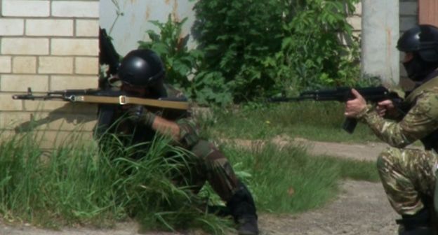 Сотрудники силовых структур. Фото: пресс-служба НАК http://nac.gov.ru/antiterroristicheskie-ucheniya/operativnym-shtabom-v-orlovskoy-oblasti-provedeno.html#&gid=1&pid=3 Сотрудники силовых структур. Фото: пресс-служба НАК http://nac.gov.ru/antiterroristicheskie-ucheniya/operativnym-shtabom-v-orlovskoy-oblasti-provedeno.html#&gid=1&pid=3
