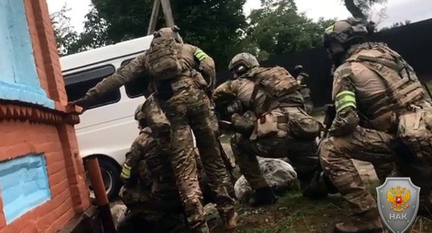 Силовики во время КТО. Фот опресс-службы НАК http://nac.gov.ru/kontrterroristicheskie-operacii/v-ingushetii-v-hode-kto-neytralizovany-troe.html#&gid=1&pid=2 Силовики во время КТО. Фот опресс-службы НАК http://nac.gov.ru/kontrterroristicheskie-operacii/v-ingushetii-v-hode-kto-neytralizovany-troe.html#&gid=1&pid=2