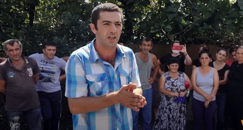Митинг в селе Лабра Против карантина 27.08.2020. Кадр видео
Sputnik Абхазия https://www.youtube.com/watch?v=T4MeExWTlis&feature=emb_logo Митинг в селе Лабра Против карантина 27.08.2020. Кадр видео
Sputnik Абхазия https://www.youtube.com/watch?v=T4MeExWTlis&feature=emb_logo