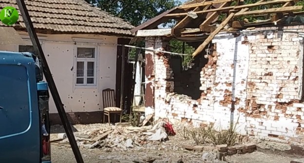 Разрушенный в ходе КТО дом. Фото:скриншот видео "Кавказского узл", https://www.youtube.com/watch?time_continue=10&v=Wi_6seUuHAU&feature=emb_logo Разрушенный в ходе КТО дом. Фото:скриншот видео "Кавказского узл", https://www.youtube.com/watch?time_continue=10&v=Wi_6seUuHAU&feature=emb_logo