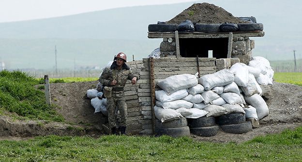 На линии соприкосновения в Нагорном Карабахе. Фото: REUTERS/Staff На линии соприкосновения в Нагорном Карабахе. Фото: REUTERS/Staff