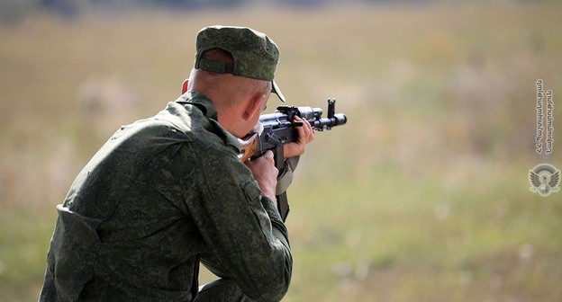 Военнослужащий армянской армии. Фото: пресс-службы МО Армении http://mil.am/hy/news/8291 Военнослужащий армянской армии. Фото: пресс-службы МО Армении http://mil.am/hy/news/8291
