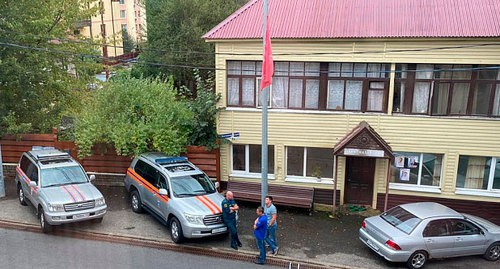 Оперативный штаб по поиску туристов в администрации поселка Красная Поляна. Фото пресс-службы администрации Сочи https://sochi.ru/press-sluzhba/novosti/11/157628/ Оперативный штаб по поиску туристов в администрации поселка Красная Поляна. Фото пресс-службы администрации Сочи https://sochi.ru/press-sluzhba/novosti/11/157628/
