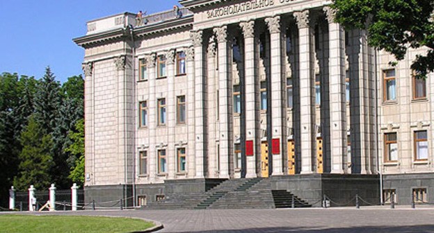 Здание Законодательного собрания Краснодарского края. Фото https://ru.wikipedia.org/wiki/Законодательное_собрание_Краснодарского_края Здание Законодательного собрания Краснодарского края. Фото https://ru.wikipedia.org/wiki/Законодательное_собрание_Краснодарского_края