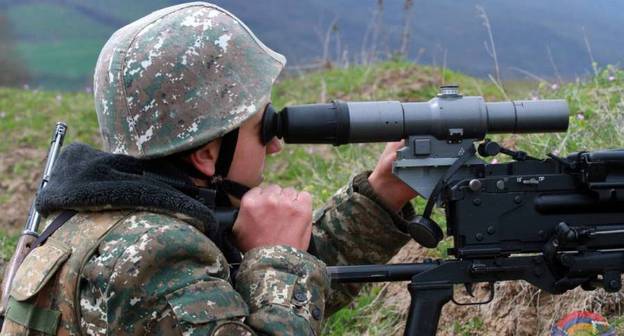 Военнослужащий Армии обороны Нагорного Карабаха. Фото пресс-службы Минобороны Нагорного Карабаха http://nkrmil.am/news/view/2886. Военнослужащий Армии обороны Нагорного Карабаха. Фото пресс-службы Минобороны Нагорного Карабаха http://nkrmil.am/news/view/2886.