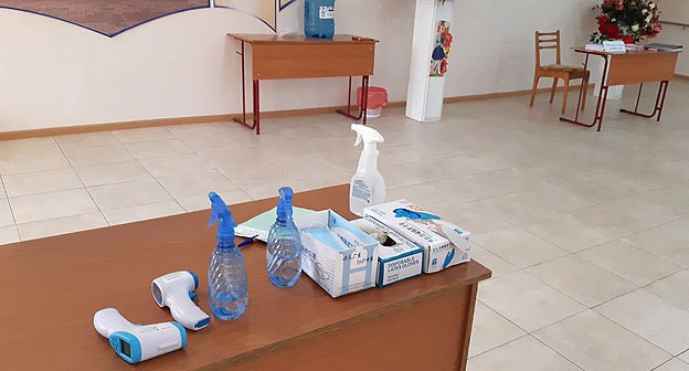 Избирательный участок № 1131 в Махачкале. 12 сентября 2020 года. Фото Тимура Исаева для "Кавказского узла". Избирательный участок № 1131 в Махачкале. 12 сентября 2020 года. Фото Тимура Исаева для "Кавказского узла".