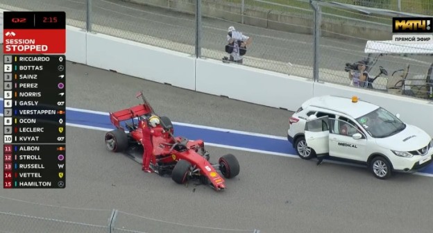 Авария на трассе "Формула" в Сочи. Скриншот видео канала "МатчТВ", https://matchtv.ru/autosport/formula-1/matchtvnews_NI1245130_U_Fettela_ne_shla_kvalifikacija_i_on_jeje_ostanovil_Dla_vseh_Itogi_subboty_na_Gran_pri_Rossii Авария на трассе "Формула" в Сочи. Скриншот видео канала "МатчТВ", https://matchtv.ru/autosport/formula-1/matchtvnews_NI1245130_U_Fettela_ne_shla_kvalifikacija_i_on_jeje_ostanovil_Dla_vseh_Itogi_subboty_na_Gran_pri_Rossii