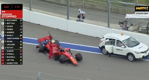 Авария на трассе "Формула" в Сочи. Скриншот видео канала "МатчТВ", https://matchtv.ru/autosport/formula-1/matchtvnews_NI1245130_U_Fettela_ne_shla_kvalifikacija_i_on_jeje_ostanovil_Dla_vseh_Itogi_subboty_na_Gran_pri_Rossii Авария на трассе "Формула" в Сочи. Скриншот видео канала "МатчТВ", https://matchtv.ru/autosport/formula-1/matchtvnews_NI1245130_U_Fettela_ne_shla_kvalifikacija_i_on_jeje_ostanovil_Dla_vseh_Itogi_subboty_na_Gran_pri_Rossii