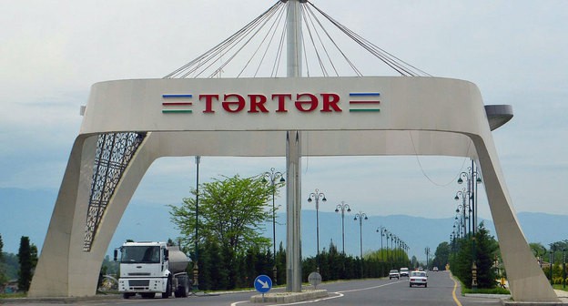 Стелла при въезде в город Тертер. Фото пресс-службы ФЕДЕРАЛЬНАЯ НАЦИОНАЛЬНО-КУЛЬТУРНАЯ АВТОНОМИЯ АЗЕРБАЙДЖАНЦЕВ РОССИИ Стелла при въезде в город Тертер. Фото пресс-службы ФЕДЕРАЛЬНАЯ НАЦИОНАЛЬНО-КУЛЬТУРНАЯ АВТОНОМИЯ АЗЕРБАЙДЖАНЦЕВ РОССИИ
