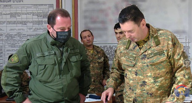 В центре боевого управления армией. Фото пресс-службы МО Армении В центре боевого управления армией. Фото пресс-службы МО Армении