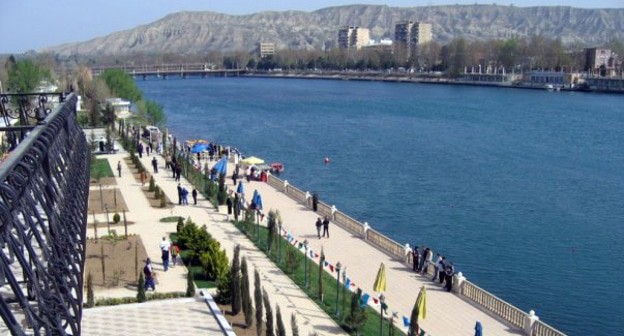 Набережная в городе Мингечевир. Фото AzerAlay- https://commons.wikimedia.org/wiki/Category:Mingəçevir#/media/File:НМ.jpg Набережная в городе Мингечевир. Фото AzerAlay- https://commons.wikimedia.org/wiki/Category:Mingəçevir#/media/File:НМ.jpg