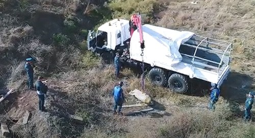 Уничтожение неразорвавшейся авиабомбы времен Второй чеченской войны. Кадр видео
МЧС Чечни https://www.youtube.com/watch?v=ZXd85eUfUR8&feature=emb_logo Уничтожение неразорвавшейся авиабомбы времен Второй чеченской войны. Кадр видео
МЧС Чечни https://www.youtube.com/watch?v=ZXd85eUfUR8&feature=emb_logo