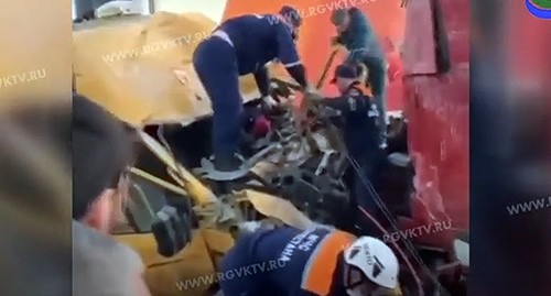 столкновения в Дагестане пяти машин, в том числе "Газели" с детьми и большегрузов. Кадр видео
РГВК "Дагестан" https://www.youtube.com/watch?v=-jeuIExUzoY&feature=emb_logo
столкновения в Дагестане пяти машин, в том числе "Газели" с детьми и большегрузов. Кадр видео
РГВК "Дагестан" https://www.youtube.com/watch?v=-jeuIExUzoY&feature=emb_logo