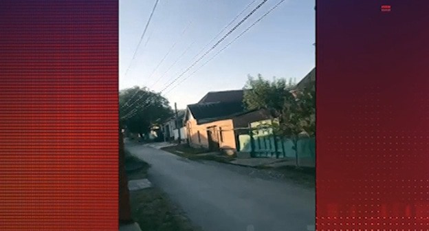 Место перестрелки в Октябрьском районе Грозного, 13 октября 2020 года. Кадр видео 5-tv https://www.5-tv.ru/news/315617/dva-sotrudnika-omon-ubity-vhode-perestrelki-vdagestane/ Место перестрелки в Октябрьском районе Грозного, 13 октября 2020 года. Кадр видео 5-tv https://www.5-tv.ru/news/315617/dva-sotrudnika-omon-ubity-vhode-perestrelki-vdagestane/