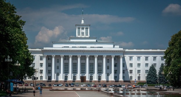 Здание правительства Кабардино-Балкарии. Фото: https://ru.wikipedia.org/wiki Здание правительства Кабардино-Балкарии. Фото: https://ru.wikipedia.org/wiki