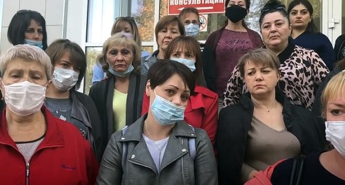 Врачи Пятигорского роддома выступают против перепрофилирования в ковидный госпиталь. Кадр видео "Вечерний Ставрополь" https://www.youtube.com/watch?v=SFkNtauGZh4&feature=emb_logo Врачи Пятигорского роддома выступают против перепрофилирования в ковидный госпиталь. Кадр видео "Вечерний Ставрополь" https://www.youtube.com/watch?v=SFkNtauGZh4&feature=emb_logo