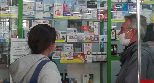 Жители Волгограда в аптеке. Фото Татьяны Филимоновой для "Кавказского узла" Жители Волгограда в аптеке. Фото Татьяны Филимоновой для "Кавказского узла"