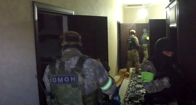 Спецоперация по ликвидации ячеек "Ат-Такфир Валь-Хиджра"* в Карачаево-Черкесии. Кадр видео TASS https://www.youtube.com/watch?v=MbclqipNHf4 Спецоперация по ликвидации ячеек "Ат-Такфир Валь-Хиджра"* в Карачаево-Черкесии. Кадр видео TASS https://www.youtube.com/watch?v=MbclqipNHf4