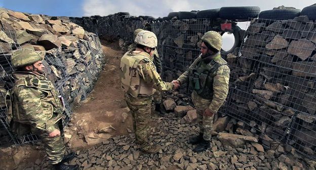 На позиции азербайджанской армии в зоне карабахского конфликта Фото: Пресс-служба МО Азербайджана https://mod.gov.az/ru/foto-arhiv-045/ На позиции азербайджанской армии в зоне карабахского конфликта Фото: Пресс-служба МО Азербайджана https://mod.gov.az/ru/foto-arhiv-045/