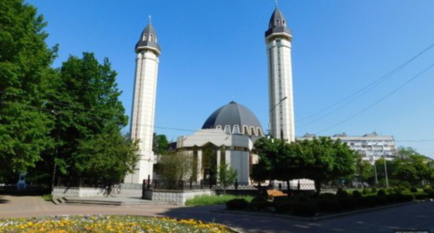 Соборная мечеть, Нальчик. Автор: Nalchick, https://commons.wikimedia.org/w/index.php?curid=37573922 Соборная мечеть, Нальчик. Автор: Nalchick, https://commons.wikimedia.org/w/index.php?curid=37573922