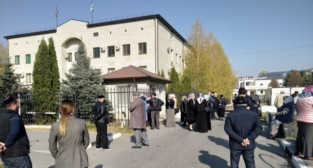 Верховный суд Ингушетии 29 октября 2020. Фото Умара Йовлоя для "Кавказского узла"
Верховный суд Ингушетии 29 октября 2020. Фото Умара Йовлоя для "Кавказского узла"