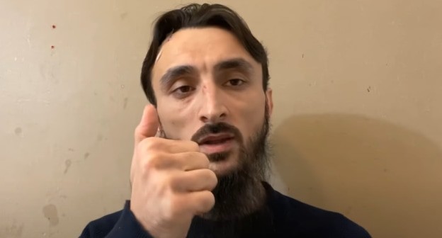 Тумсо Абдурахманов рассказывает о покушении. Кадр видео в YouTube-канале блогера https://www.youtube.com/watch?v=0Fs7L1Cnbjs&feature=youtu.be Тумсо Абдурахманов рассказывает о покушении. Кадр видео в YouTube-канале блогера https://www.youtube.com/watch?v=0Fs7L1Cnbjs&feature=youtu.be