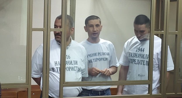 Осужденные по делу "Хизб ут-Тахрир"*, 3 ноября 2020 года. Фото Константина Волгина для "Кавказского узла" Осужденные по делу "Хизб ут-Тахрир"*, 3 ноября 2020 года. Фото Константина Волгина для "Кавказского узла"