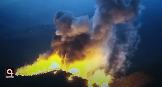 Применение запрещенного фосфорного оружия. Стоп-кадр видео Минобороны НКР ://www.youtube.com/watch?v=0NLASjID5Iw&feature=youtu.be Применение запрещенного фосфорного оружия. Стоп-кадр видео Минобороны НКР ://www.youtube.com/watch?v=0NLASjID5Iw&feature=youtu.be