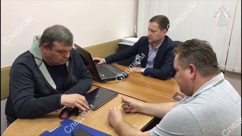 Иван Бомбергер на допросе. Кадр видео Sochi Express https://www.youtube.com/watch?v=zV3FcG-277I Иван Бомбергер на допросе. Кадр видео Sochi Express https://www.youtube.com/watch?v=zV3FcG-277I
