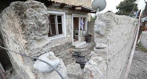Разрушенный жилой дом в Азербайджане. 3 октября 2020 года. Фото Азиза Каримова для "Кавказского узла" Разрушенный жилой дом в Азербайджане. 3 октября 2020 года. Фото Азиза Каримова для "Кавказского узла"