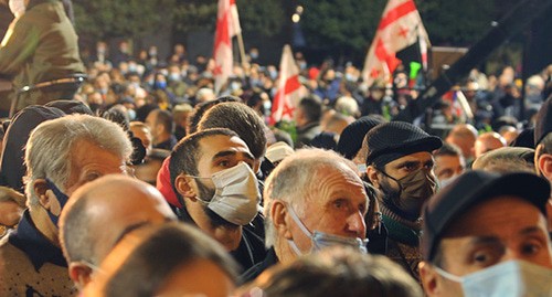 Участники протеста в Тбилиси. 10 ноября 2020 г. Фото Инны Кукуджановой для "Кавказского узла" Участники протеста в Тбилиси. 10 ноября 2020 г. Фото Инны Кукуджановой для "Кавказского узла"