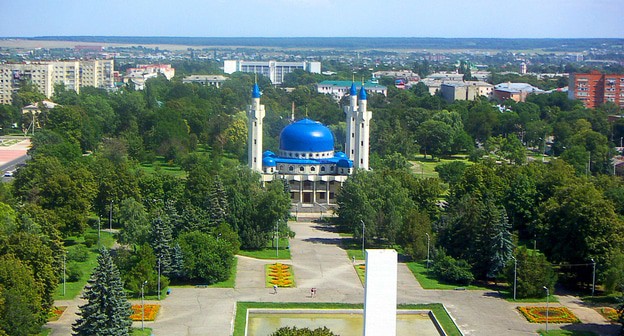Майкопская Соборная мечеть. Фото Kesoff - https://ru.wikipedia.org/wiki/Майкоп#/media/Файл:Майкопская_Соборная_мечеть.JPG Майкопская Соборная мечеть. Фото Kesoff - https://ru.wikipedia.org/wiki/Майкоп#/media/Файл:Майкопская_Соборная_мечеть.JPG