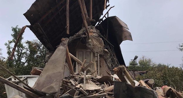 Уничтоженный взрывом дом. 6 ноября 2020 года. Фото Алвард Григорян для "Кавказского узла". Уничтоженный взрывом дом. 6 ноября 2020 года. Фото Алвард Григорян для "Кавказского узла".