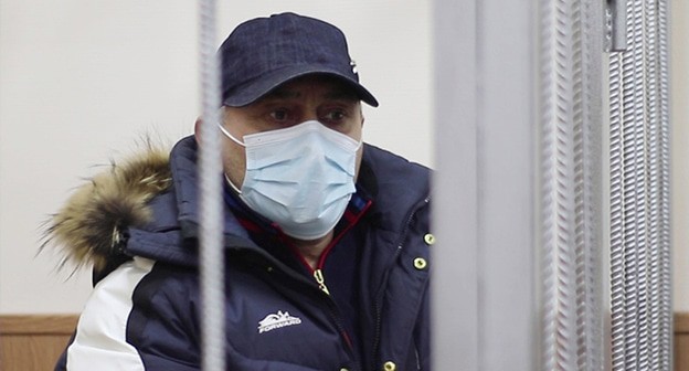 Гази Исаев в зале суда. Фото: пресс-служба Басманного суда Гази Исаев в зале суда. Фото: пресс-служба Басманного суда