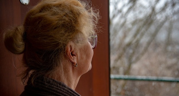 Пожилая женщина у окна. Фото Нины Тумановой для "Кавказского узла" Пожилая женщина у окна. Фото Нины Тумановой для "Кавказского узла"